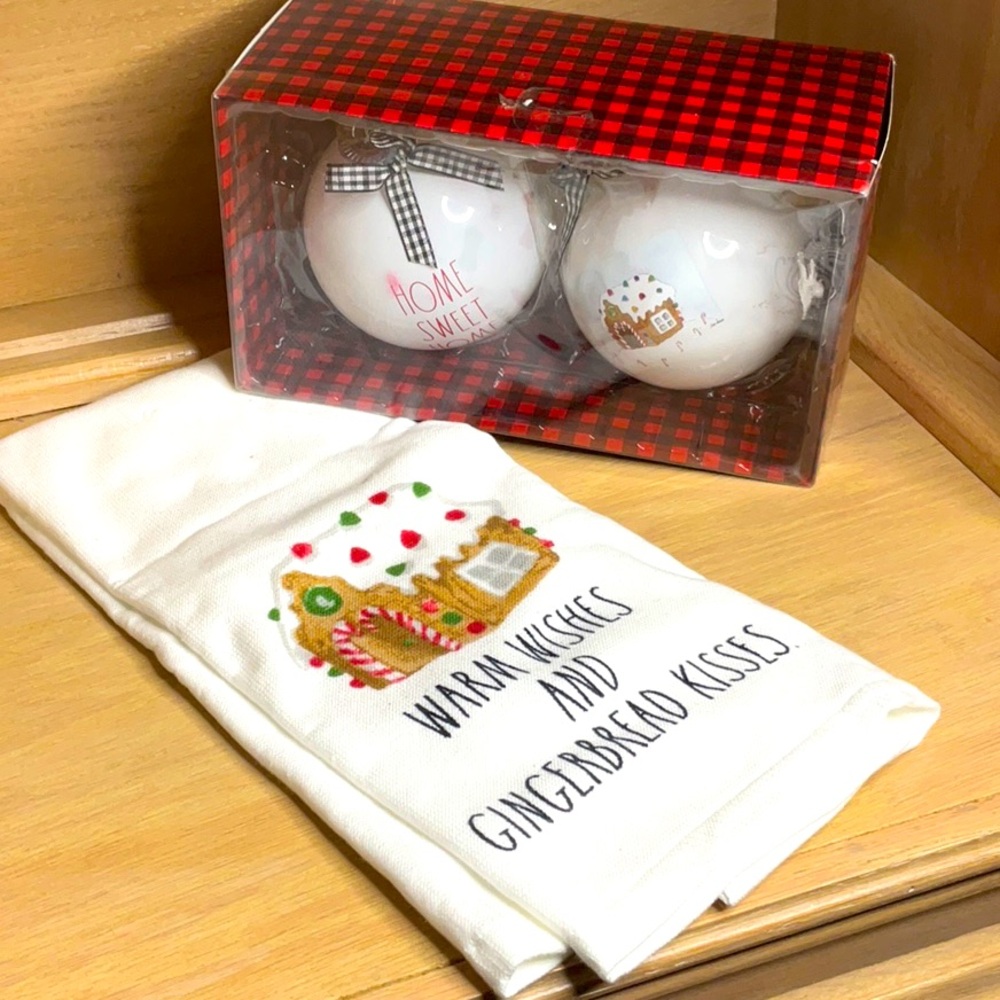 🆕 Rae Dunn Gingerbread dish towel and Christmas ornament bundle